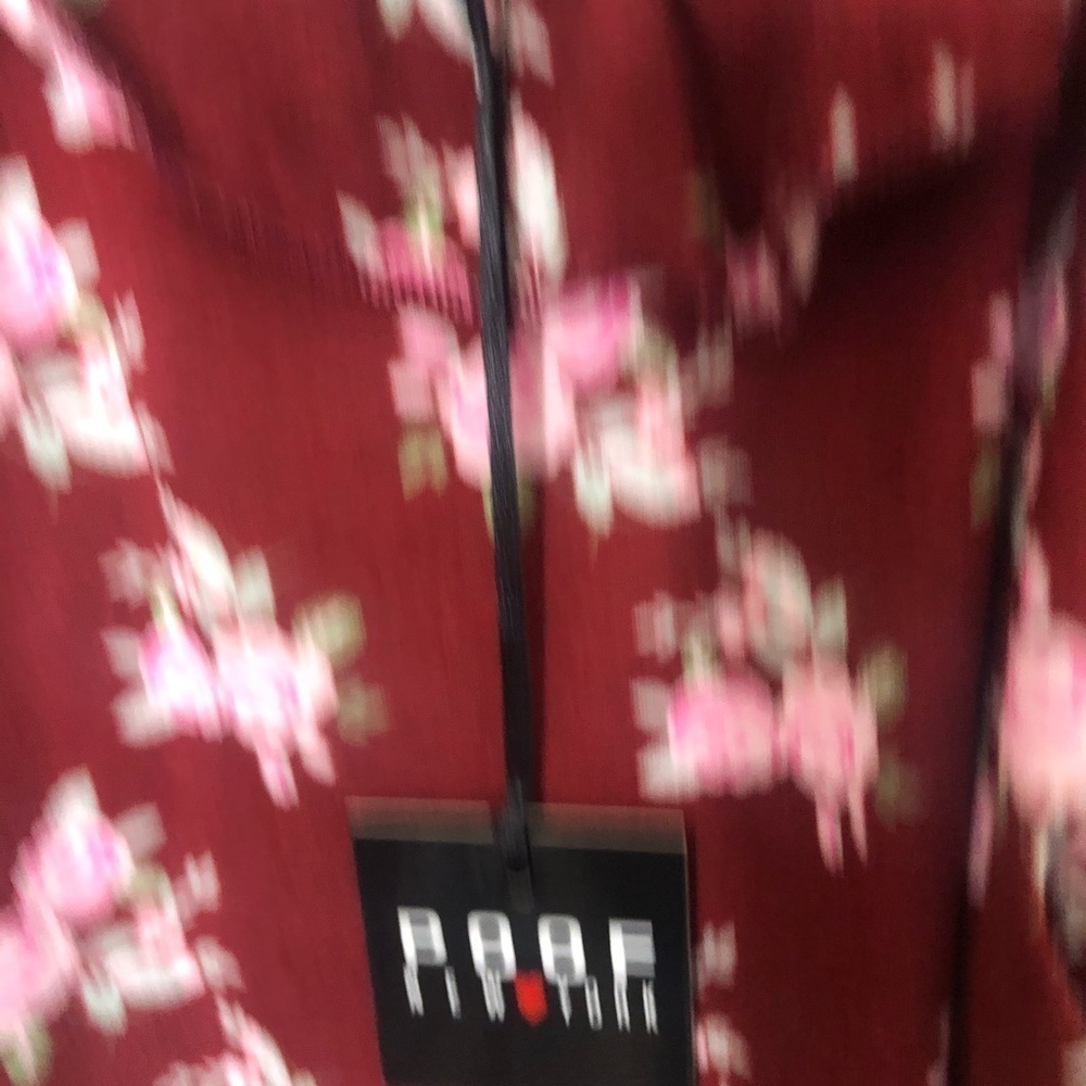 Poof New York Floral Top off the shoulder sleeve - Picture 2 of 6